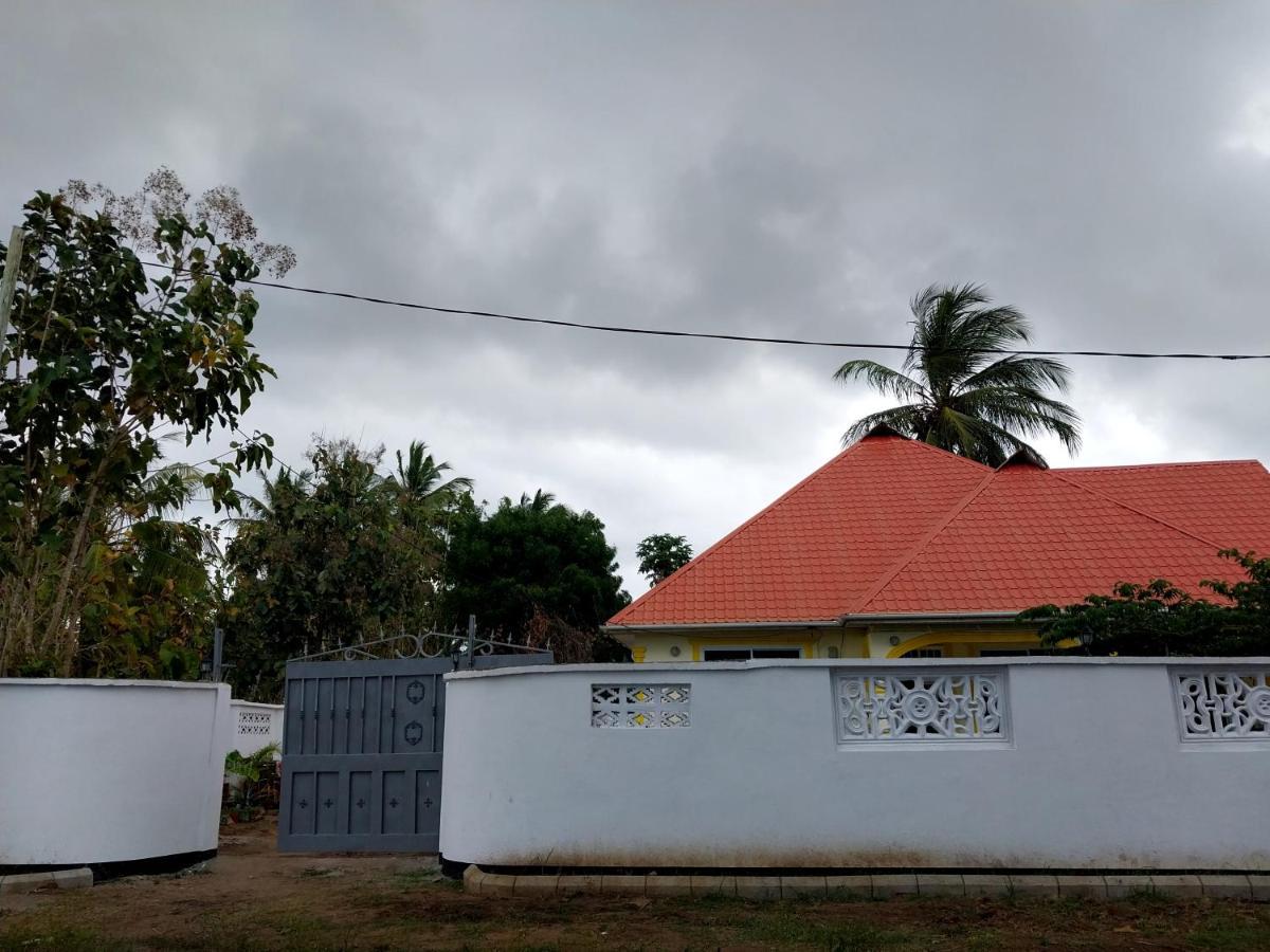 Bed and Breakfast L&J Modern Backpackers Kigamboni Beach House Dar es Salaam Exteriér fotografie