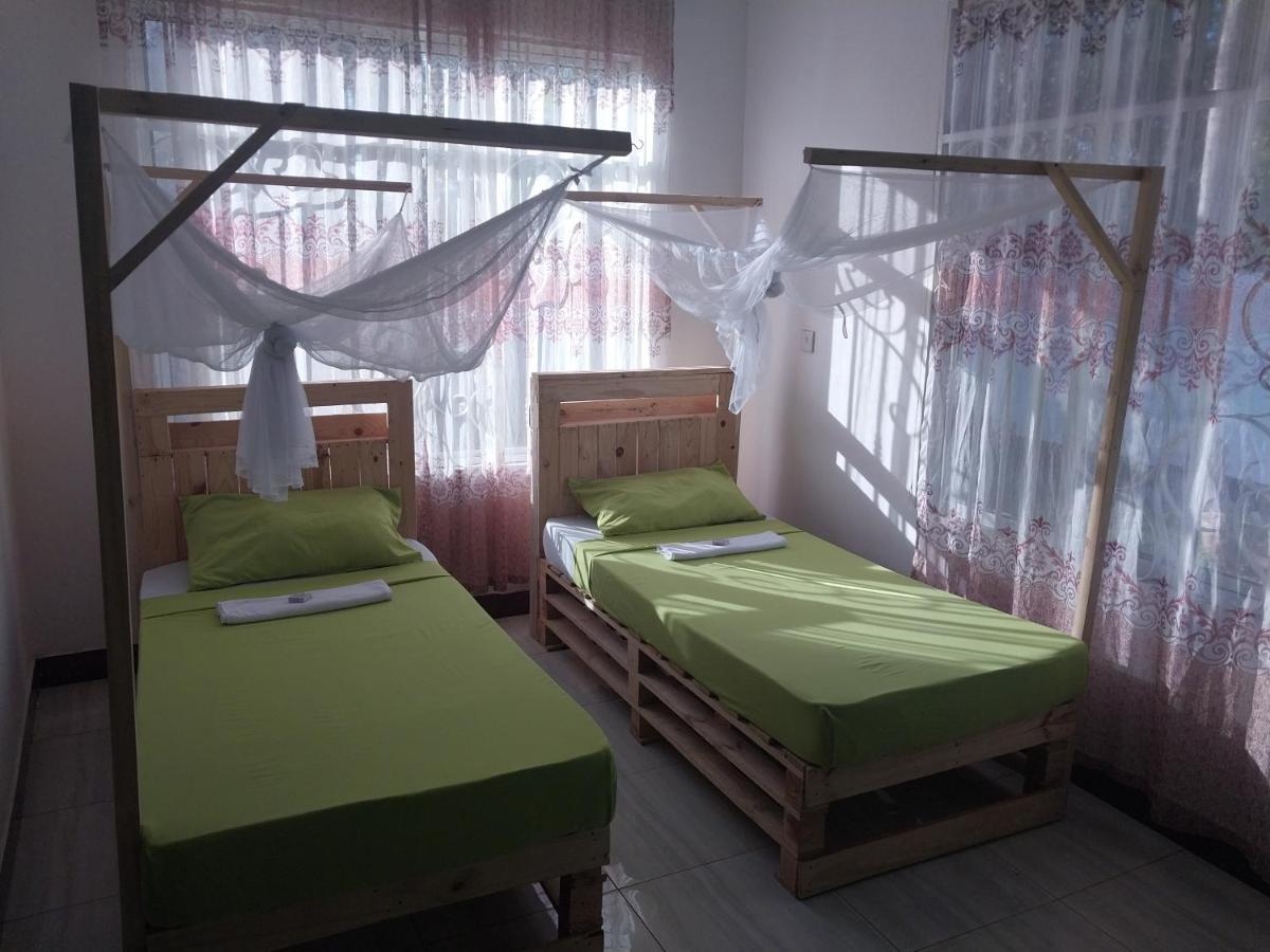 Bed and Breakfast L&J Modern Backpackers Kigamboni Beach House Dar es Salaam Exteriér fotografie